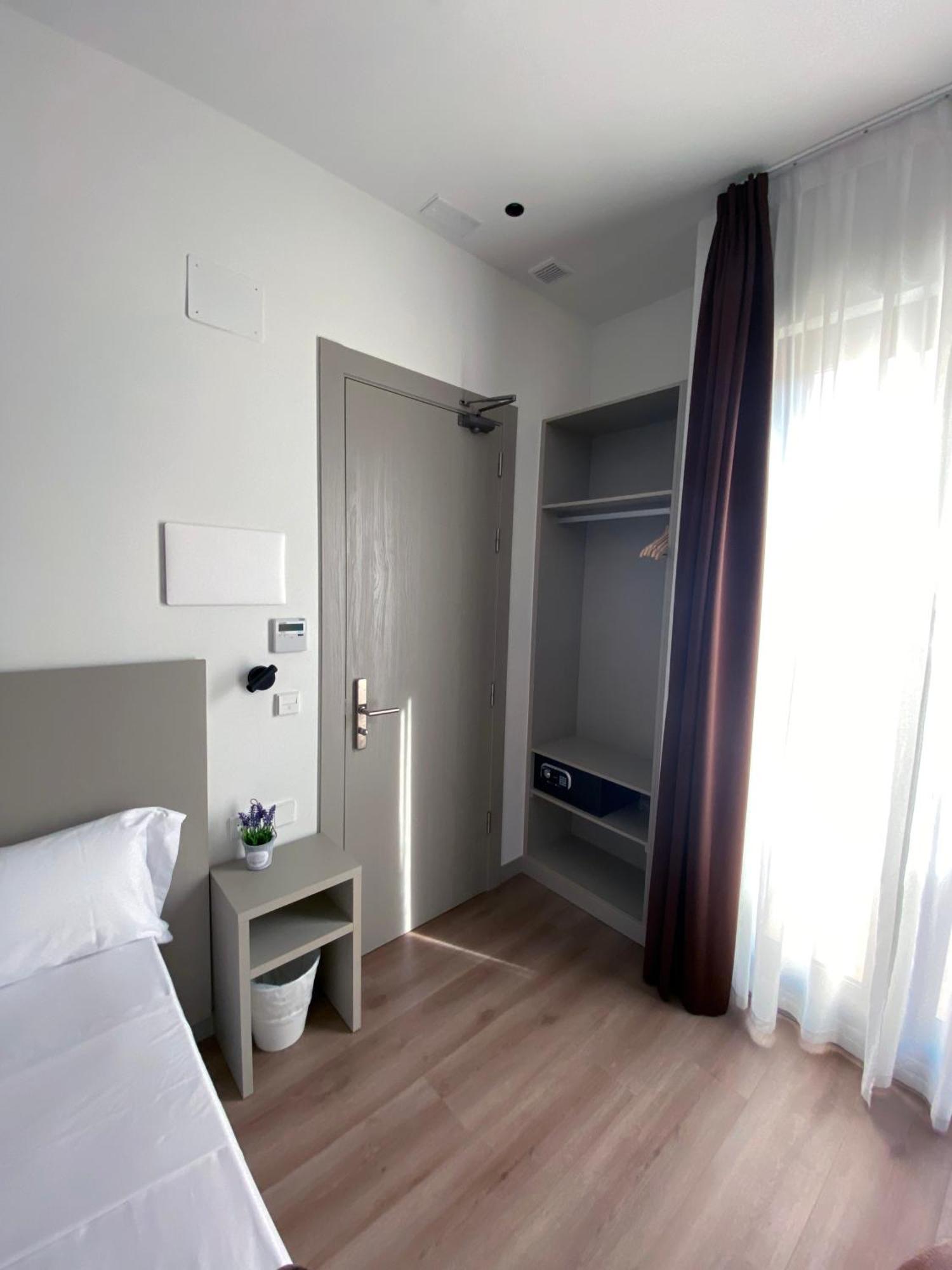 Hotel Bestprice バレンシア エクステリア 写真